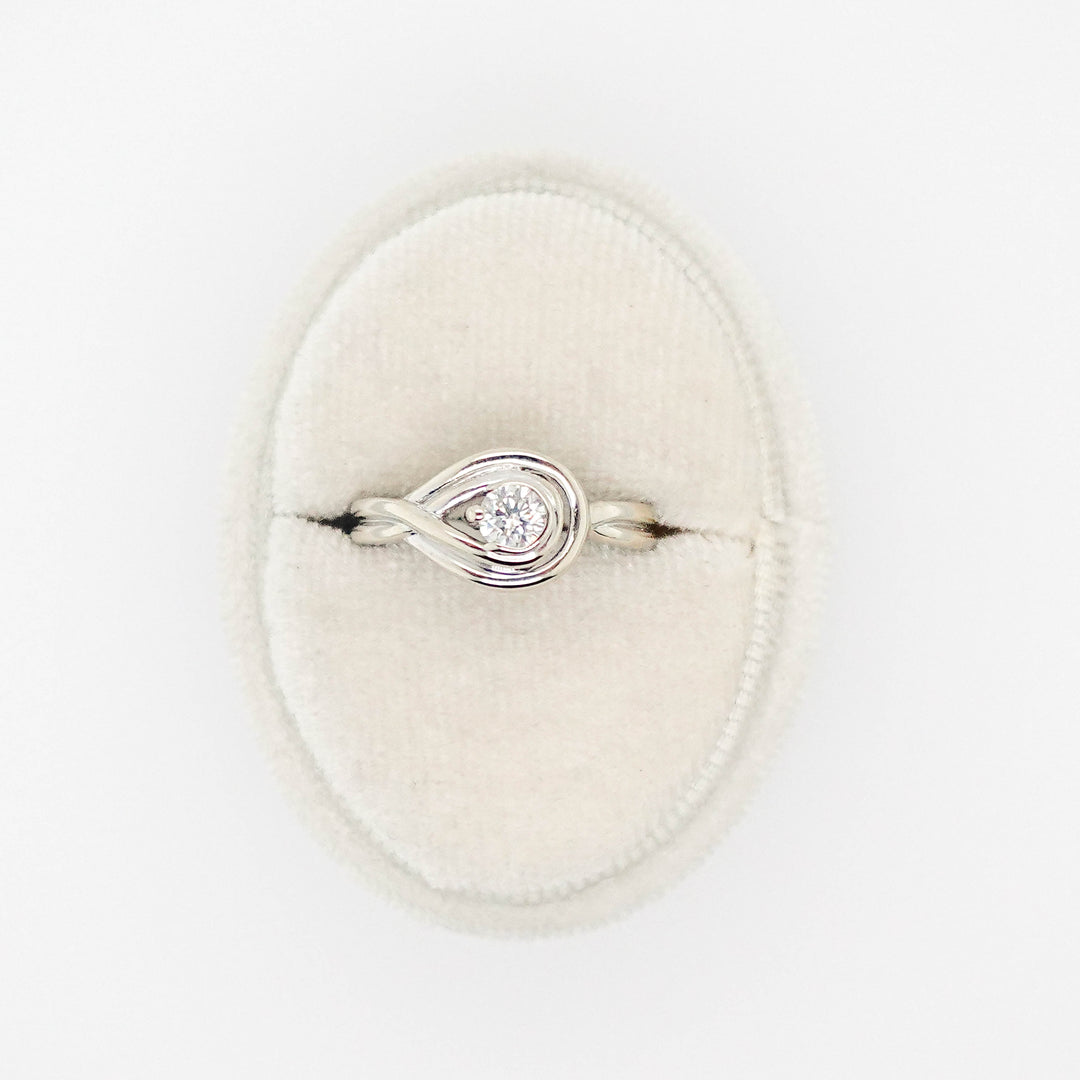 Round Diamond Ring