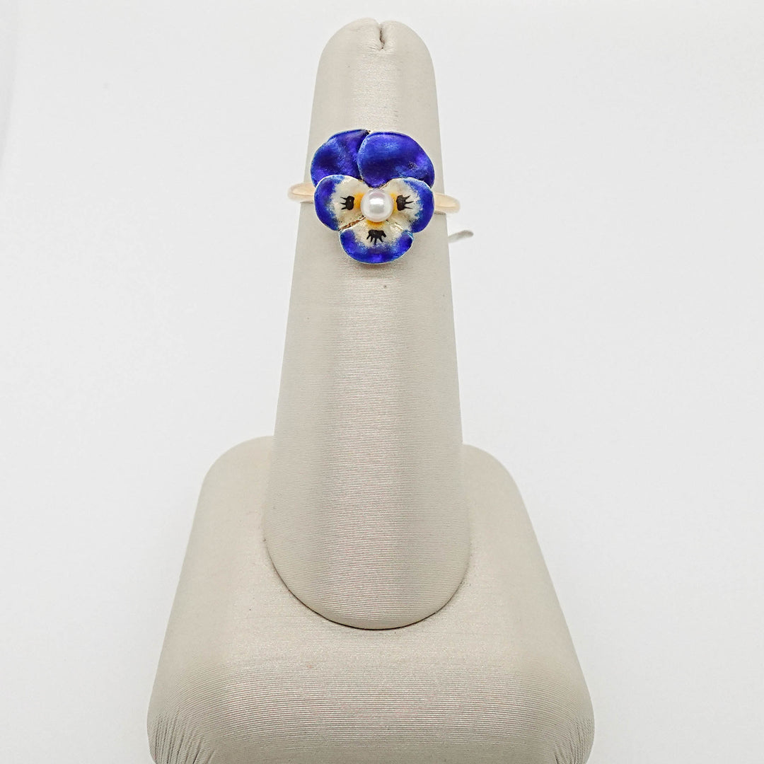 Pansy with Pearl Ring
