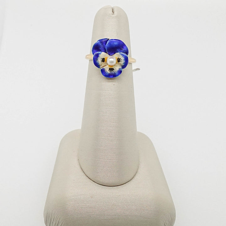 Pansy with Pearl Ring
