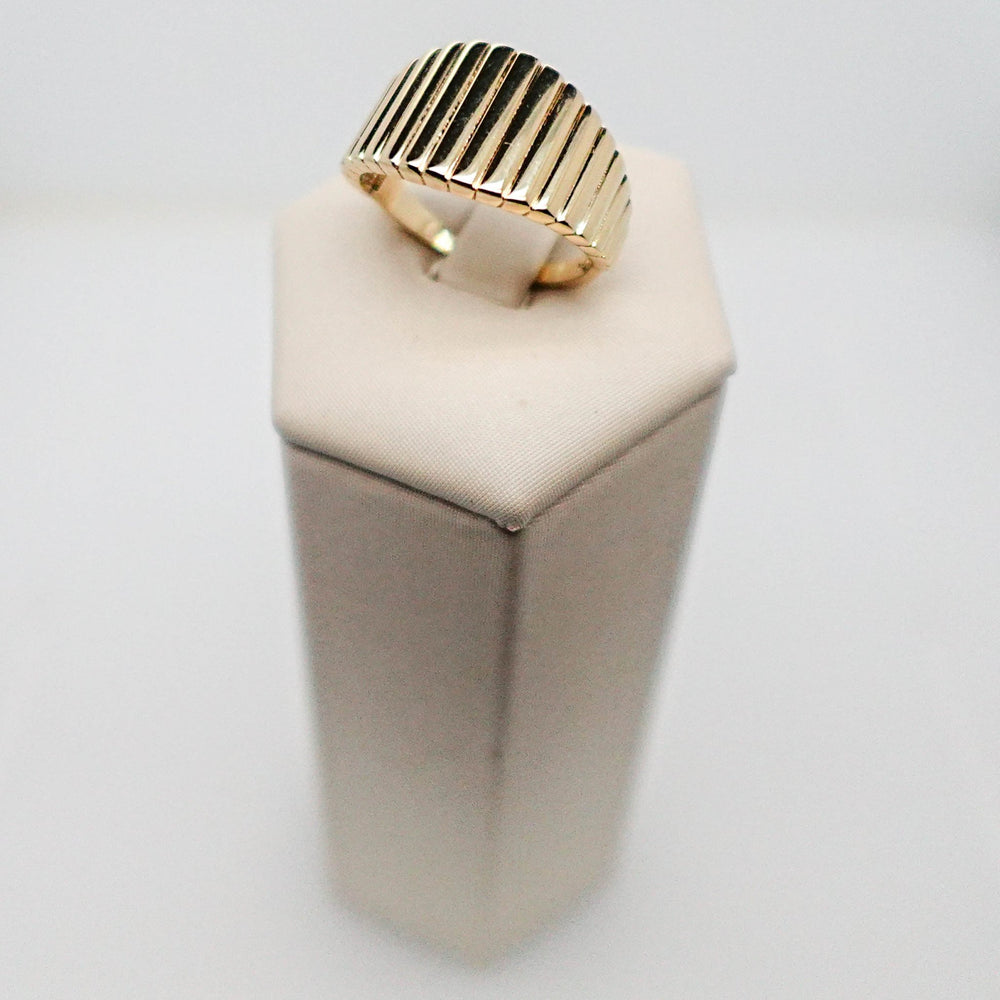 Fluted Graduating Fashion Ring - Acadian Estates & CustomRing
